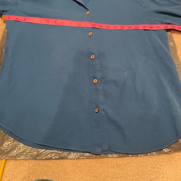 Drawstrings of Malibu made in the USA size L button down shirt. - Picture 2 of 8